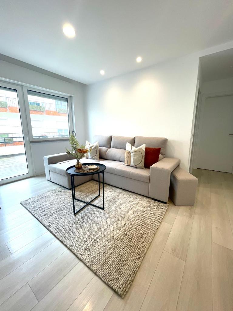 Modern Spacious Apartment 1