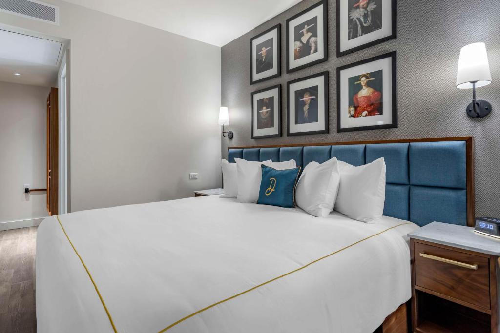 The Draper New York, Tapestry Collection by Hilton Image