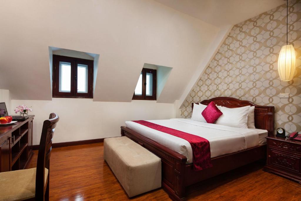 Hanoi Golden Moon Hotel & Travel