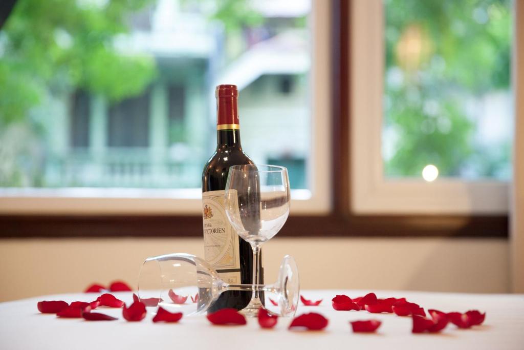 Hanoi Golden Moon Hotel & Travel