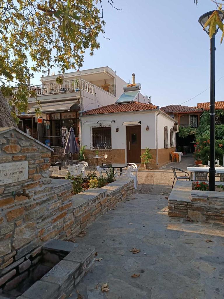 Mary's Traditional home 6