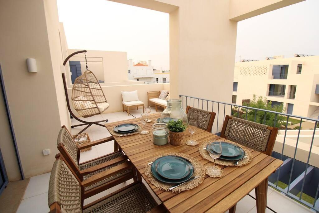 Casas do Forte Wood 6pax Piscina Privativa by Portugal Hideaway