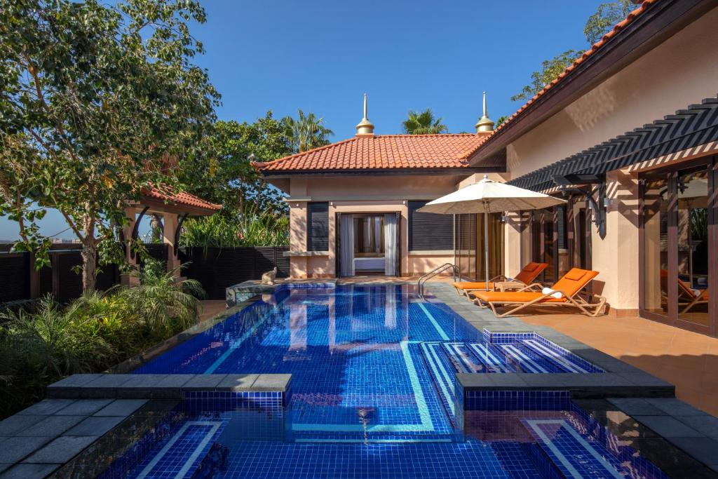 Anantara The Palm Dubai Resort Image