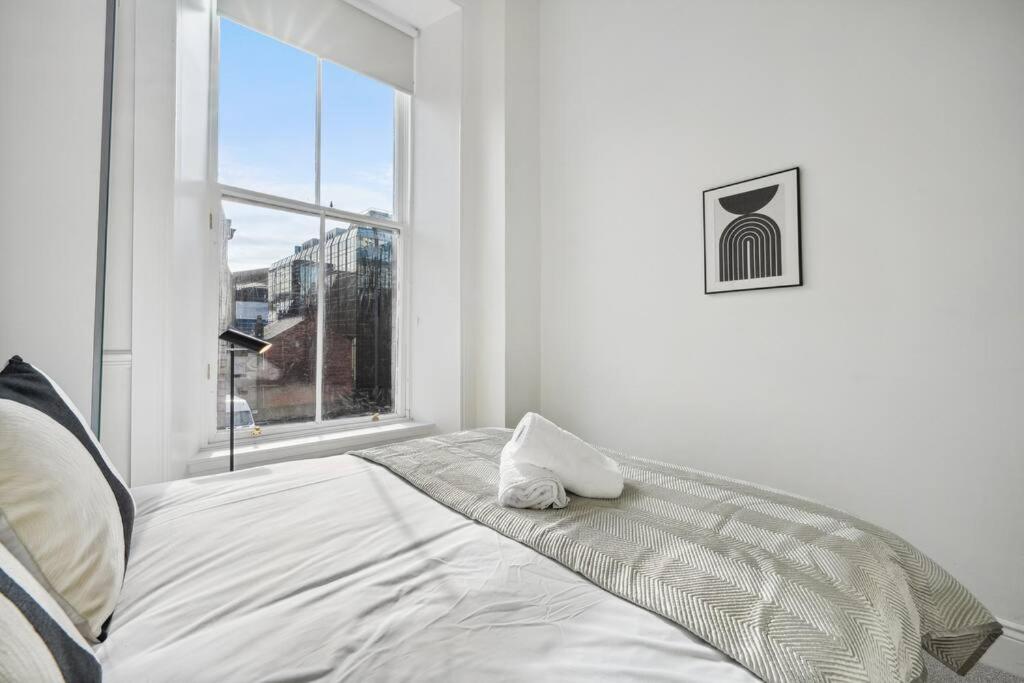 (G2) Central 1 Bed Blythswood Flat 7