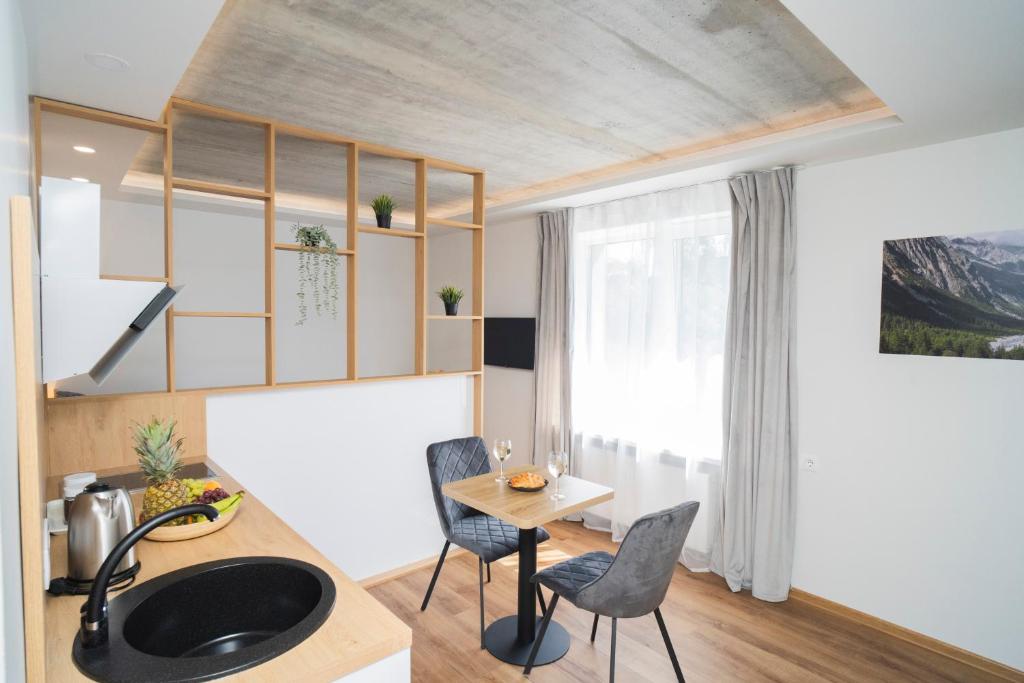 Fort63 Studio 7