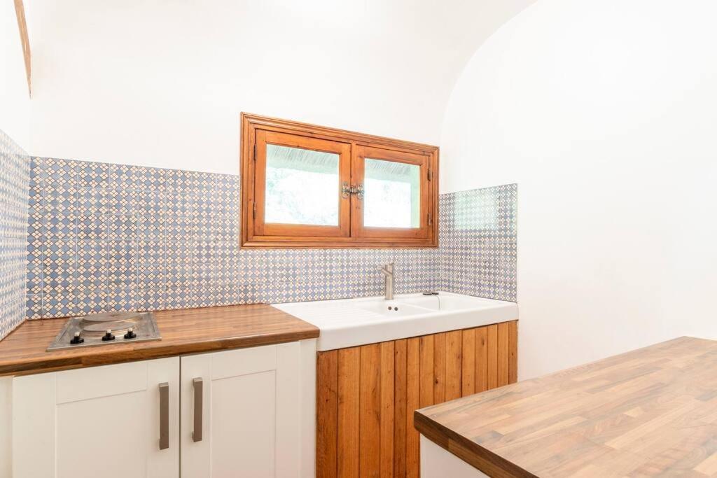 Dream 6-bedroom Villa with private tennis court 3