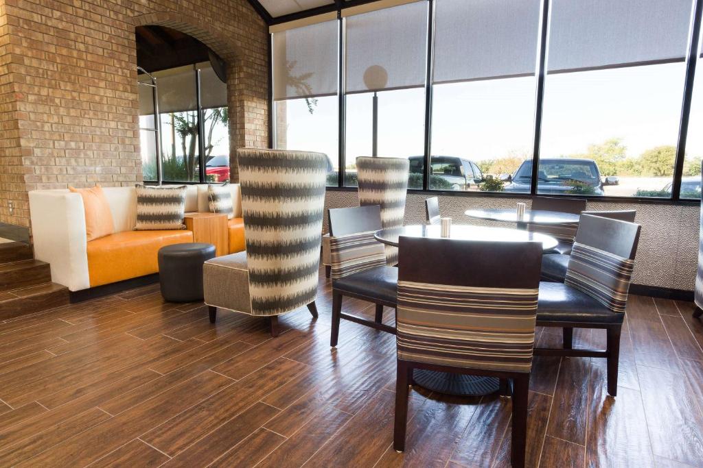 Drury Inn & Suites Austin North Image