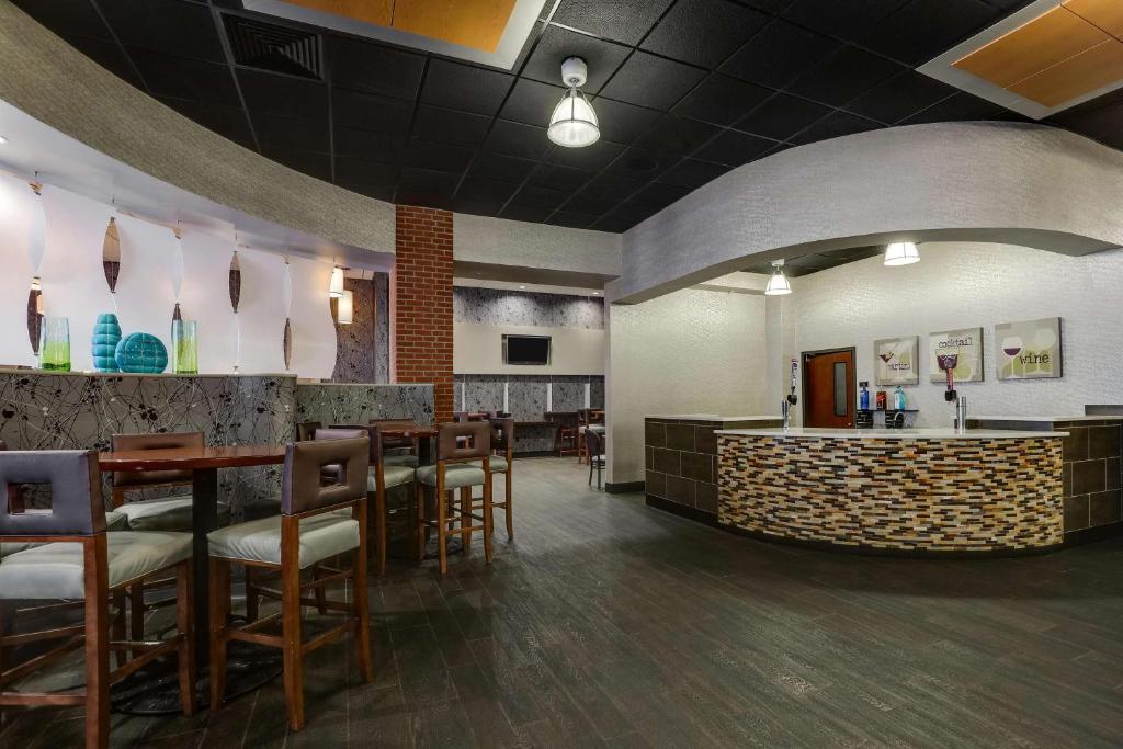 Drury Plaza Hotel New Orleans Image
