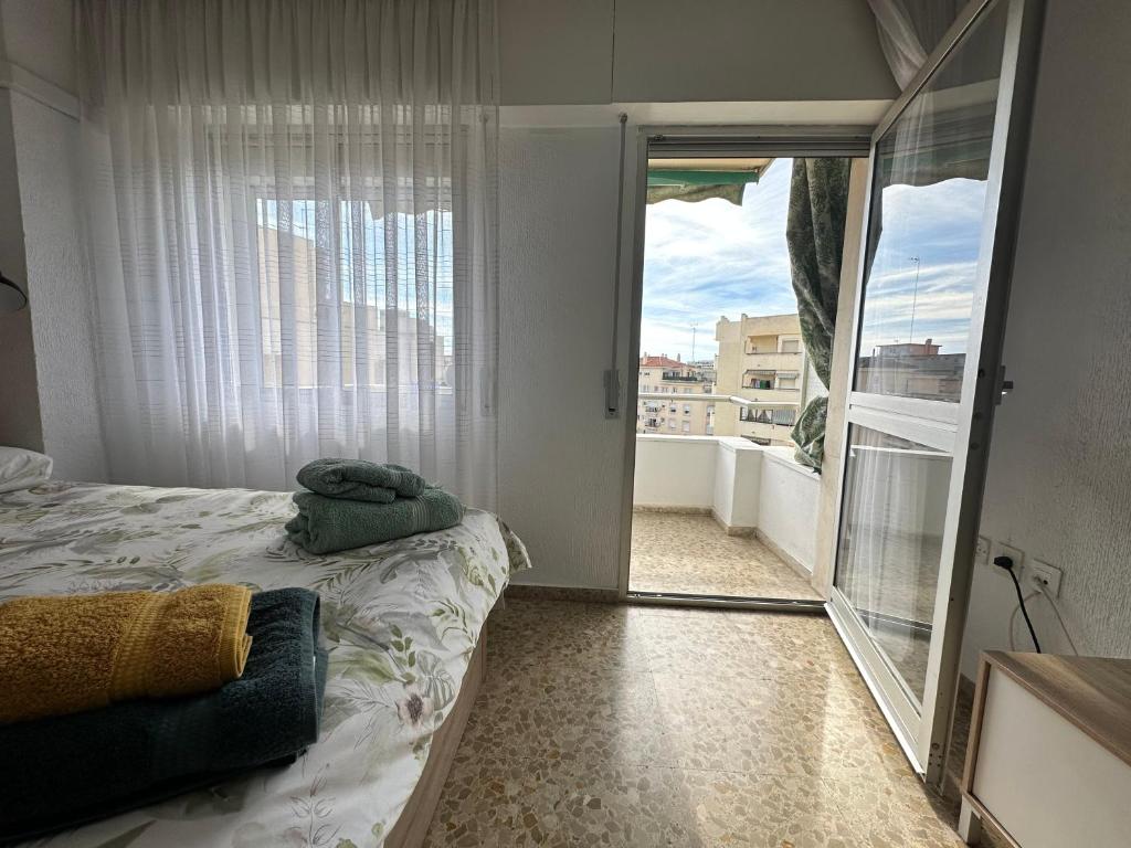 VER5 - Terraza con vistas al mar, Wifi, Smart TV, Piscina, Playa, Centro 2