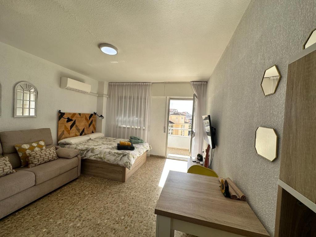 VER5 - Terraza con vistas al mar, Wifi, Smart TV, Piscina, Playa, Centro 8