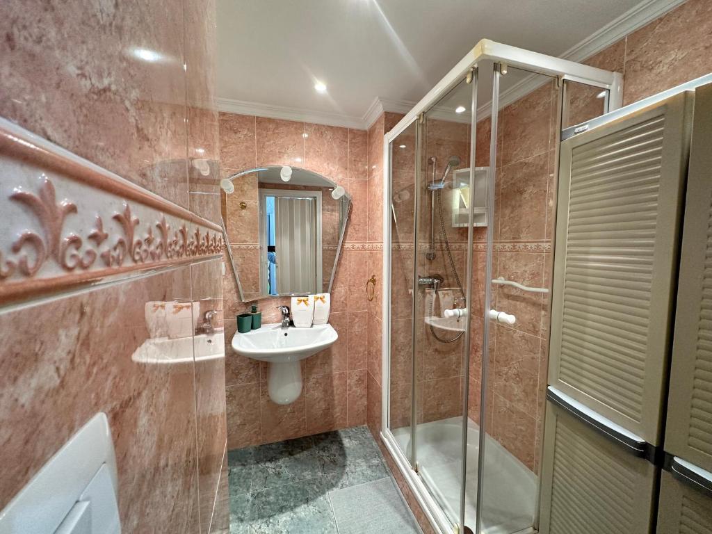 VER5 - Terraza con vistas al mar, Wifi, Smart TV, Piscina, Playa, Centro 3