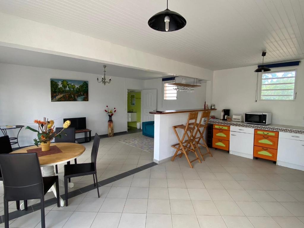 Maison F2 aux Trois-Îlets, Martinique - FR-1-765-8 3