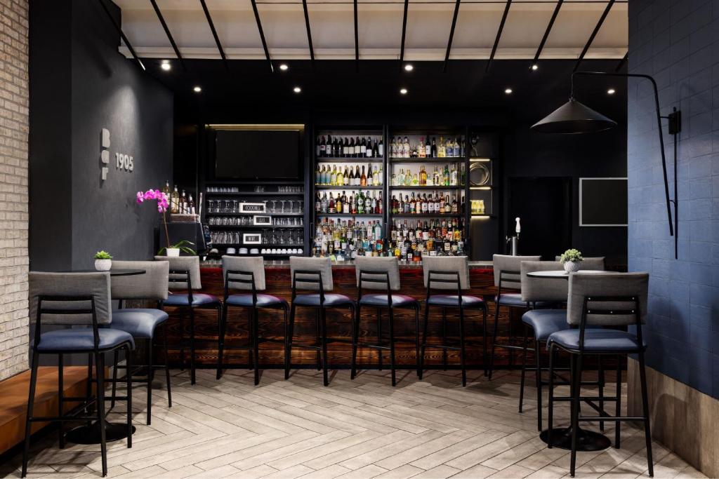 SpringHill Suites by Marriott New York Manhattan/Times Square South Image