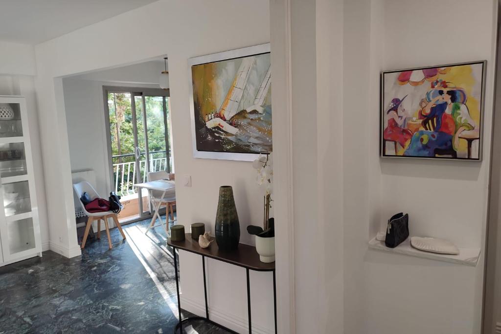 Brand new 2-bedroom apartment in Antibes with AC and sea view 7