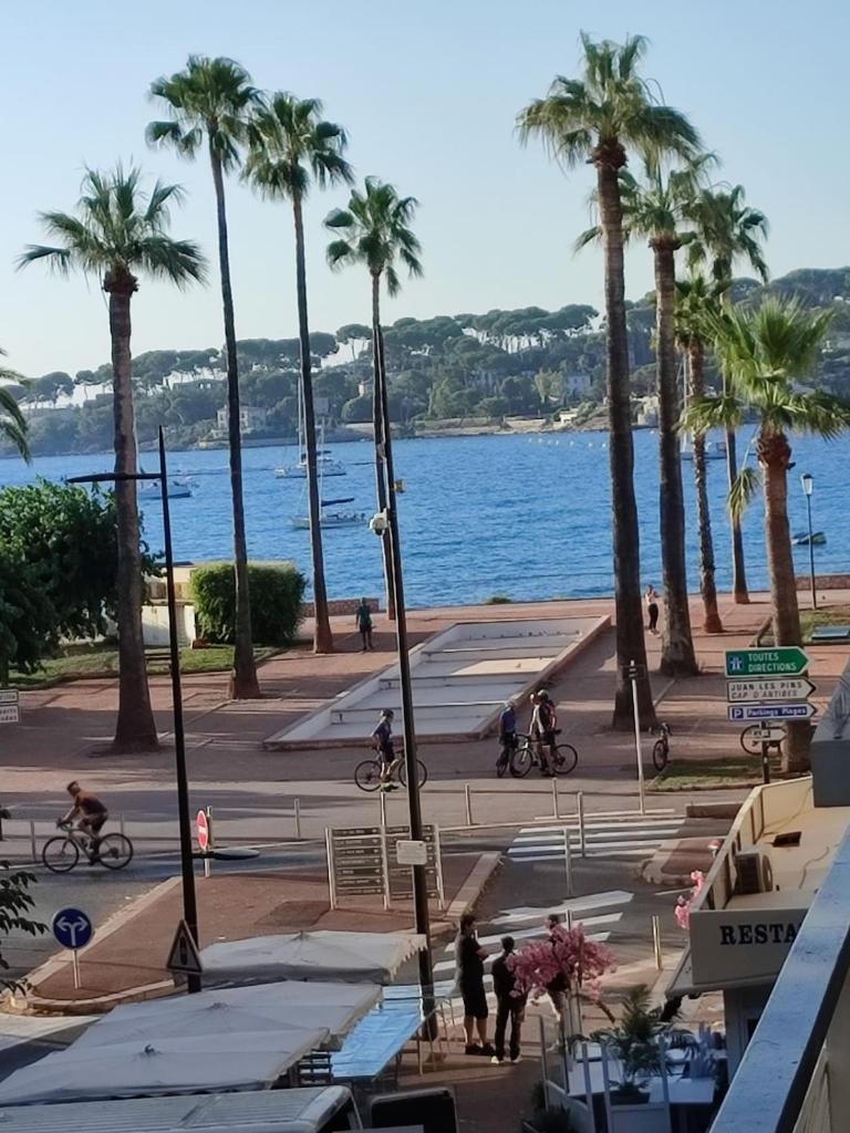 Brand new 2-bedroom apartment in Antibes with AC and sea view 2