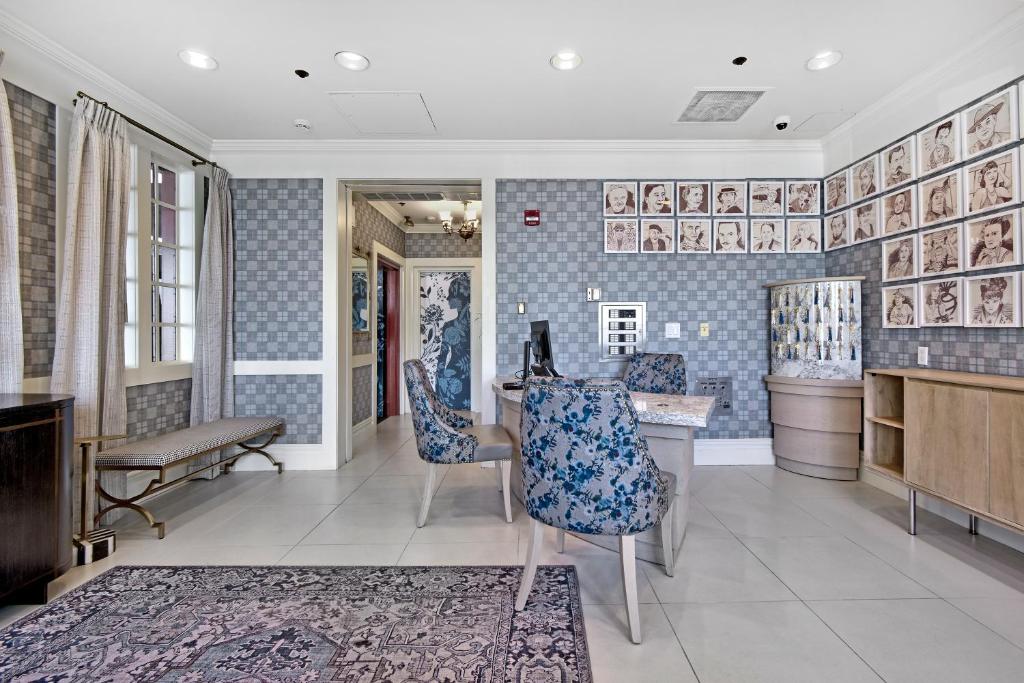 Hotel Fiona Image