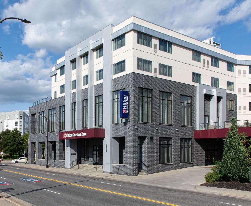 Hilton Garden Inn Minneapolis - University Area Image