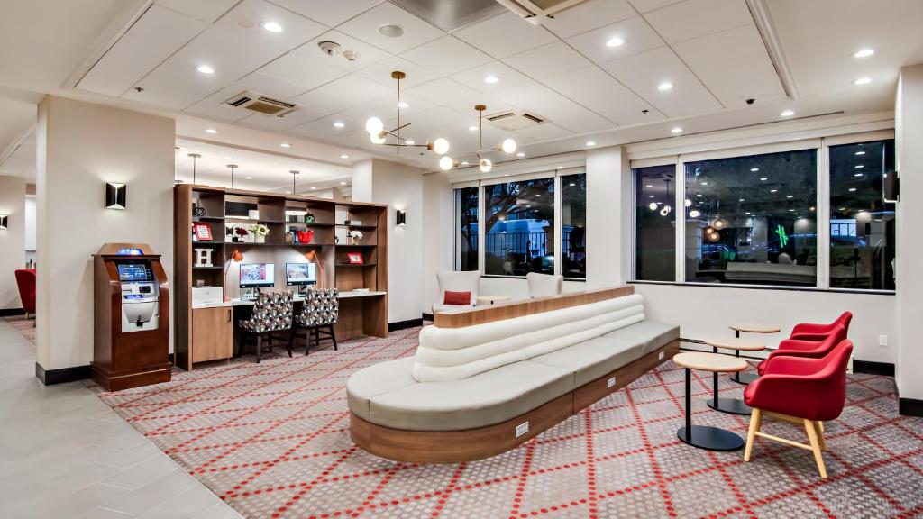 Holiday Inn Washington-Central/White House, an IHG Hotel Image
