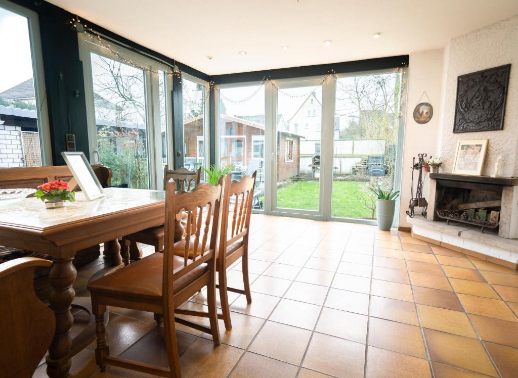 110qm Apartment mit Garten, Grill, Kamin, Parkplatz & 5 Betten 1