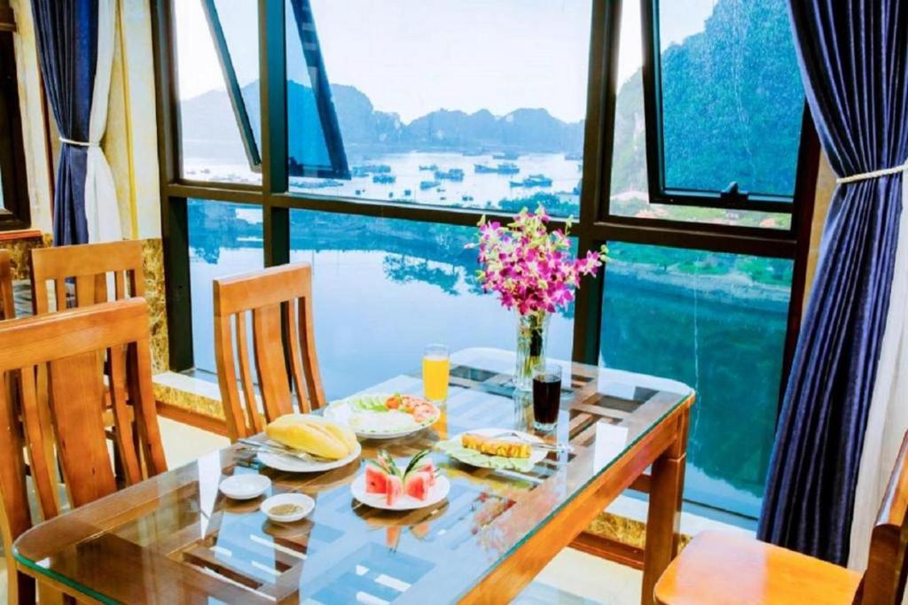 Aroma Cat Ba Sea View Hotel