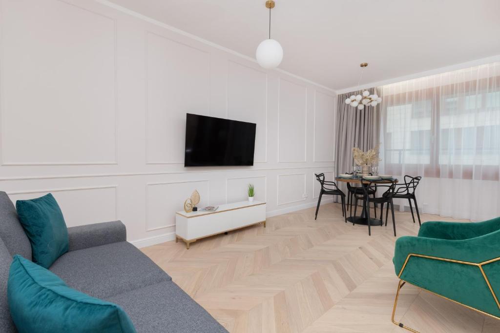 Lux Apartment Niemcewicza with AC & Balcony Warsaw Ochota by Noclegi Renters 4