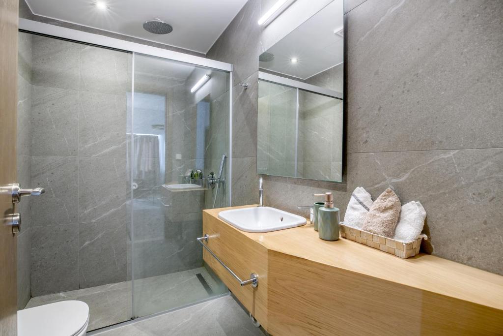 Elia Kolonaki Luxury Apartments 3