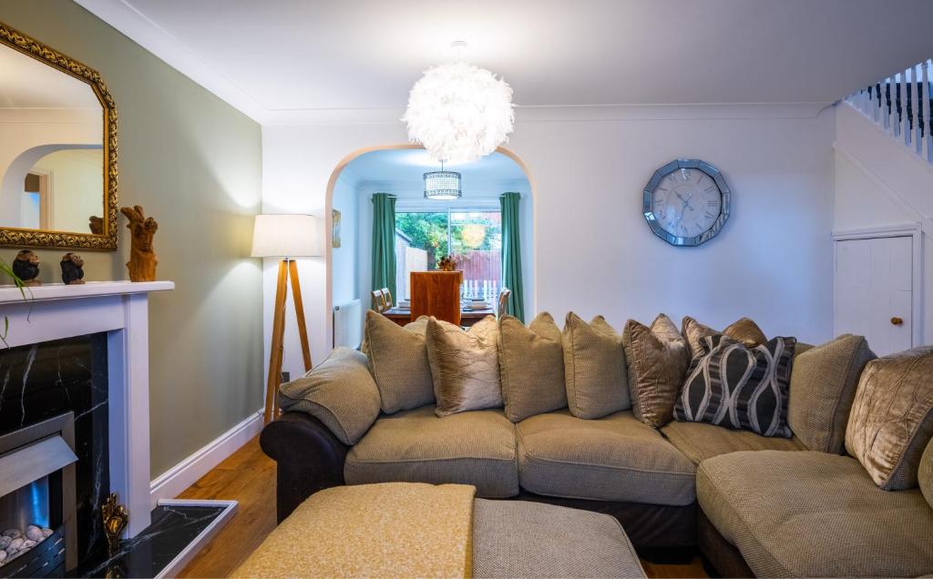 Award Winning Beautiful House in South Cambridge, 14-Min Drive to the City Centre, Free Parking, No Sofabeds, Sleeps 6 1