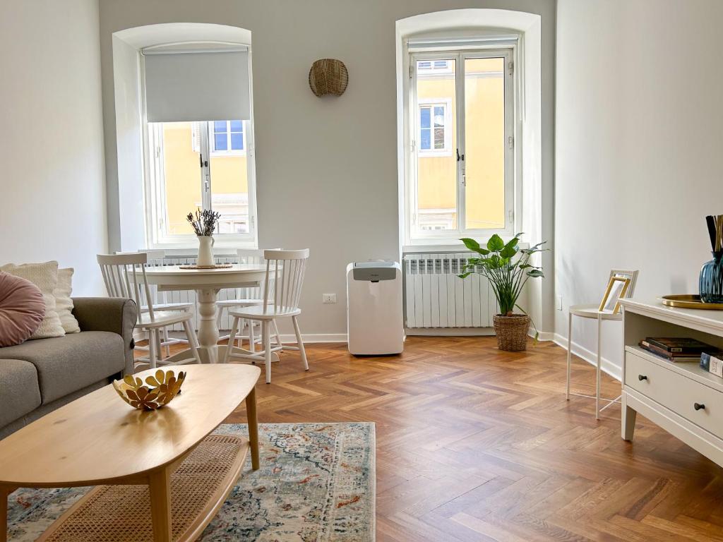 MAISON NOEL 8