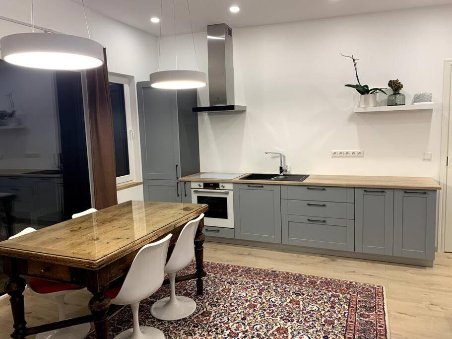 Small cozy 3-room house with terrace & large garden 8