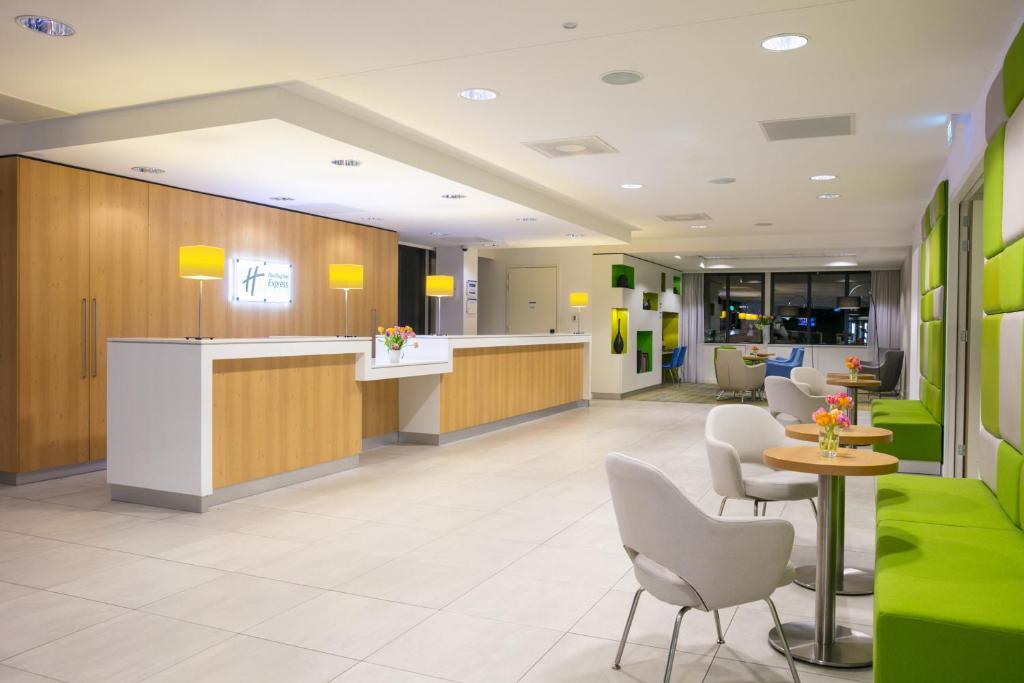 Holiday Inn Express Amsterdam Arena Towers by IHG Image