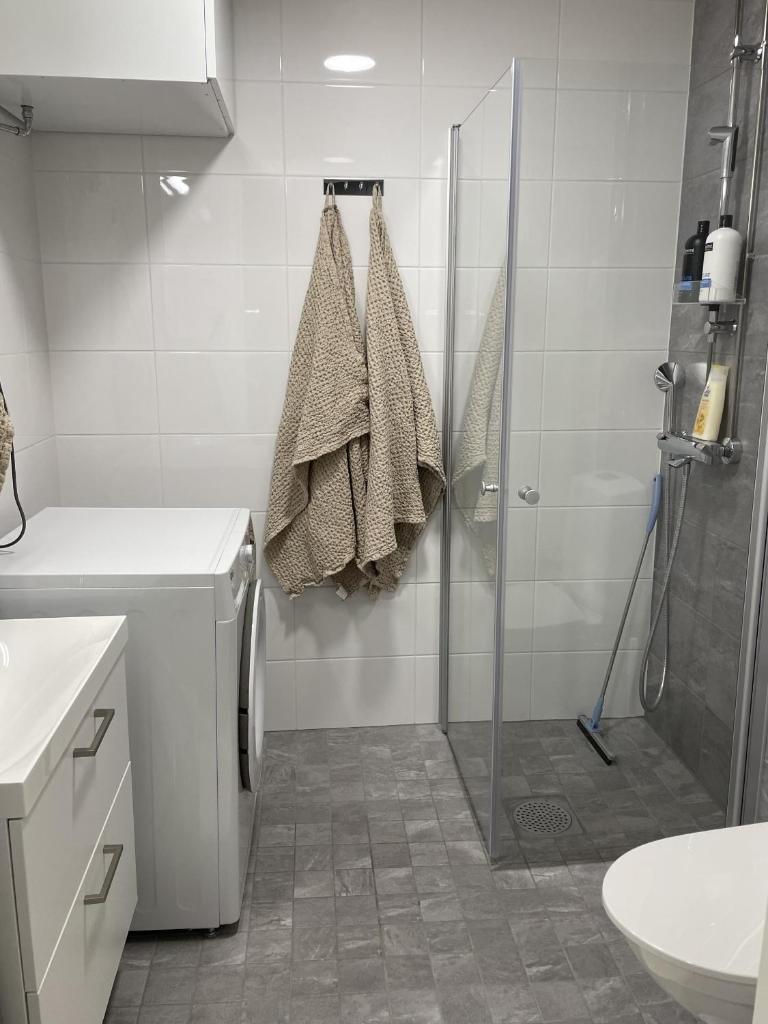 Valoisa kaksio järvinäköaloin 3