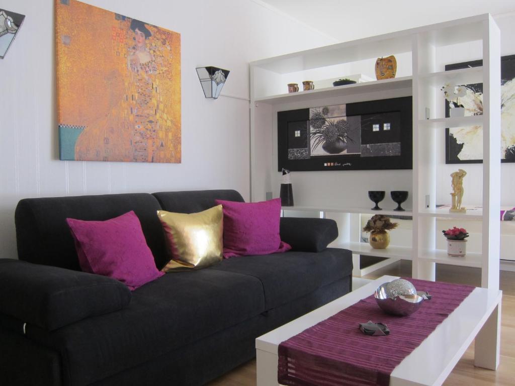 Modernes 1 Zimmer Luxusappartement KLEINER ROLAND mit Parkplatz und Balkon in Bremen Nähe Zentrum 1