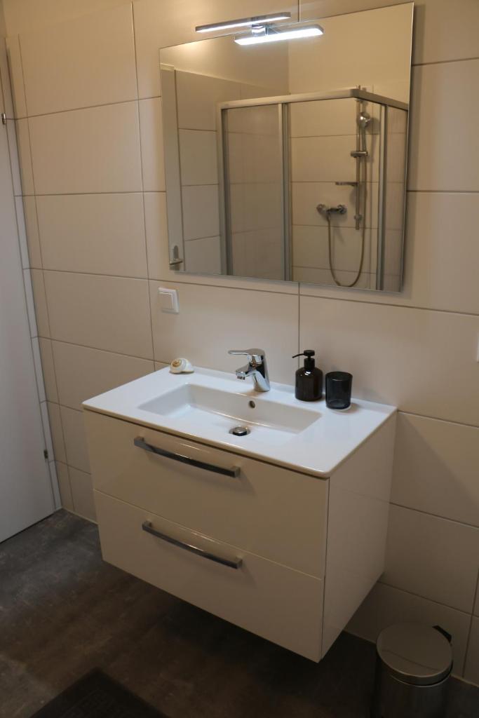 RIVER VIEW APARTMENT Wohnen am Fluss 5