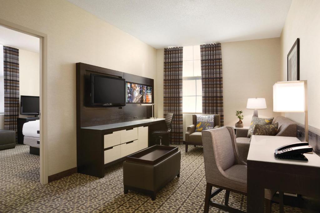 DoubleTree by Hilton Hotel Boston - Downtown Image