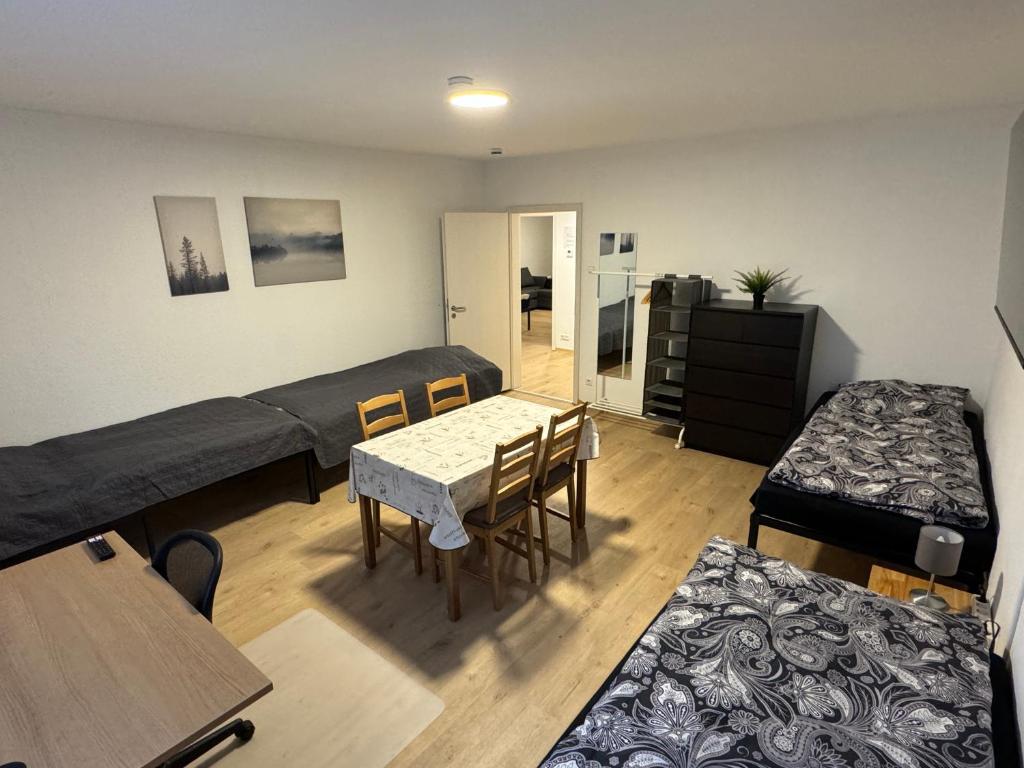 5-room apartment (120 sqm) with 2 bathrooms, 2 kitchens, bar area & balcony directly in the city centre 6