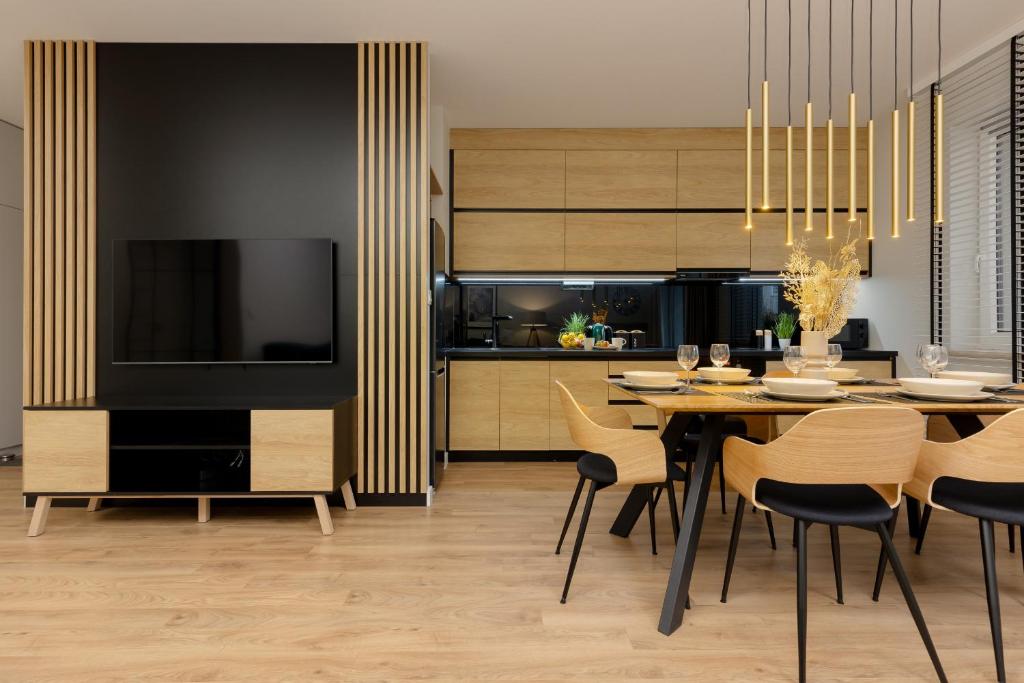 Spacious Apartment in Warsaw with Balcony and Parking by Noclegi Renters 7
