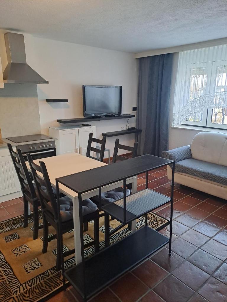 STUDIO Apartment am Kreuzbergl, 34qm, 1-2 Gäste, gratis Parkplätze & Self Check-in 2