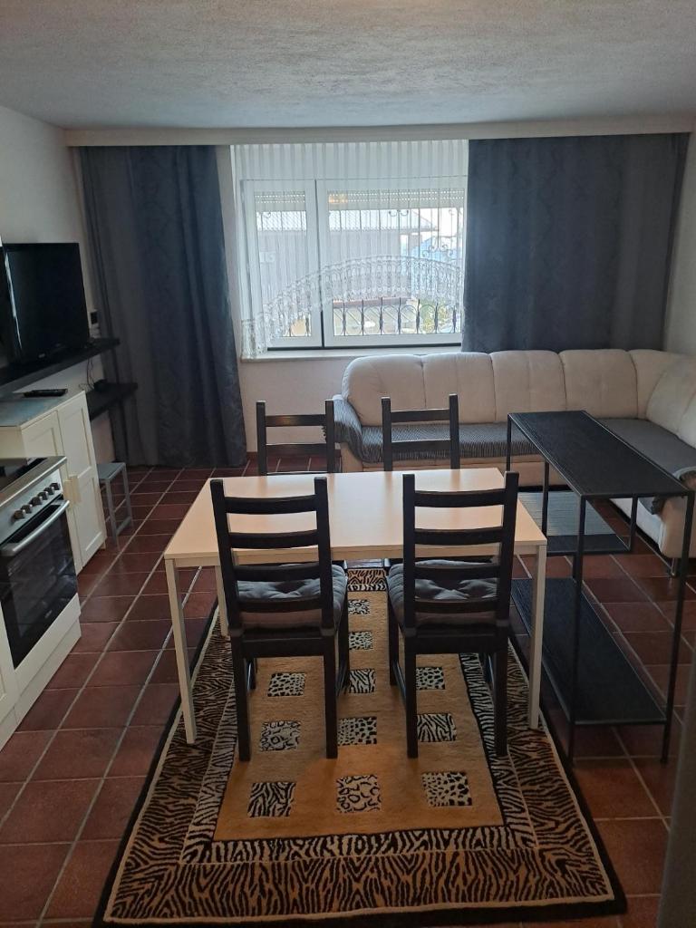 STUDIO Apartment am Kreuzbergl, 34qm, 1-2 Gäste, gratis Parkplätze & Self Check-in 1