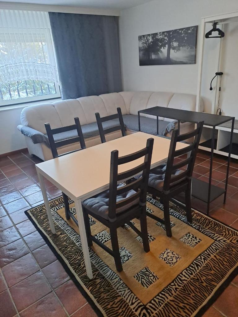 STUDIO Apartment am Kreuzbergl, 34qm, 1-2 Gäste, gratis Parkplätze & Self Check-in 3