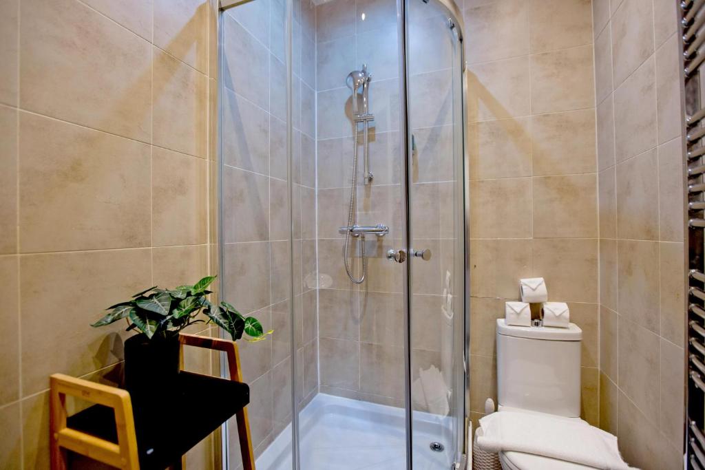 Imperial Earls Court Apartments 4