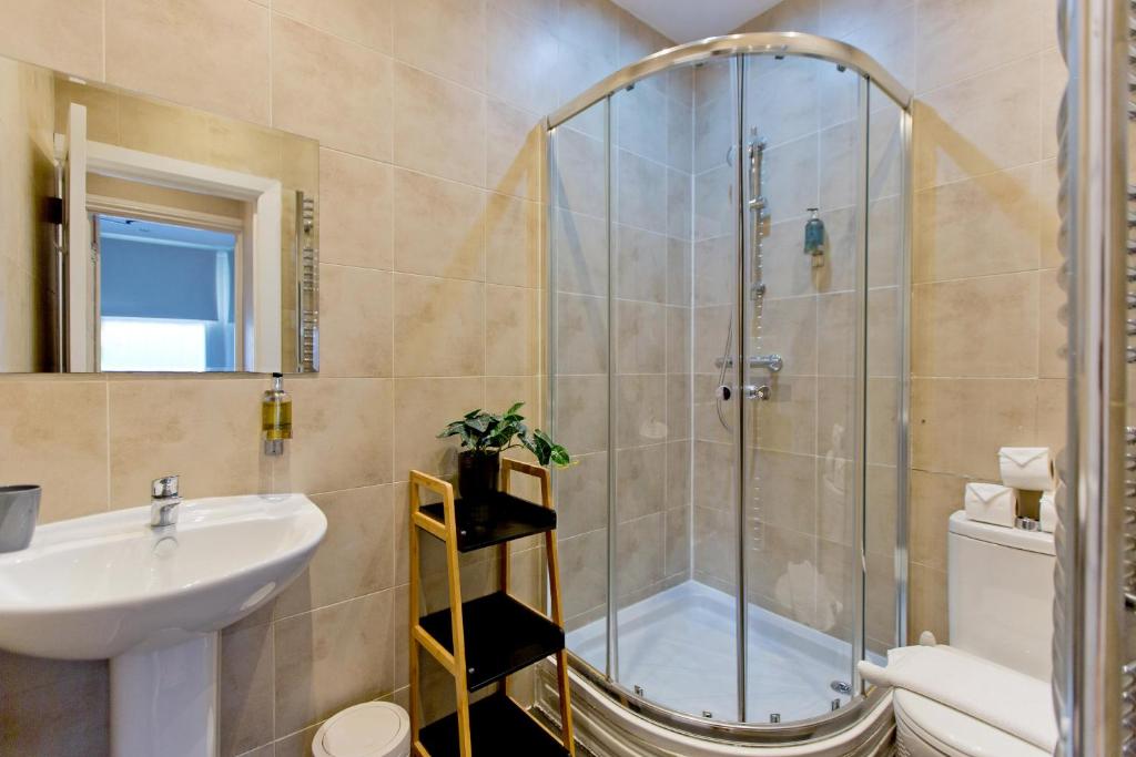 Imperial Earls Court Apartments 2