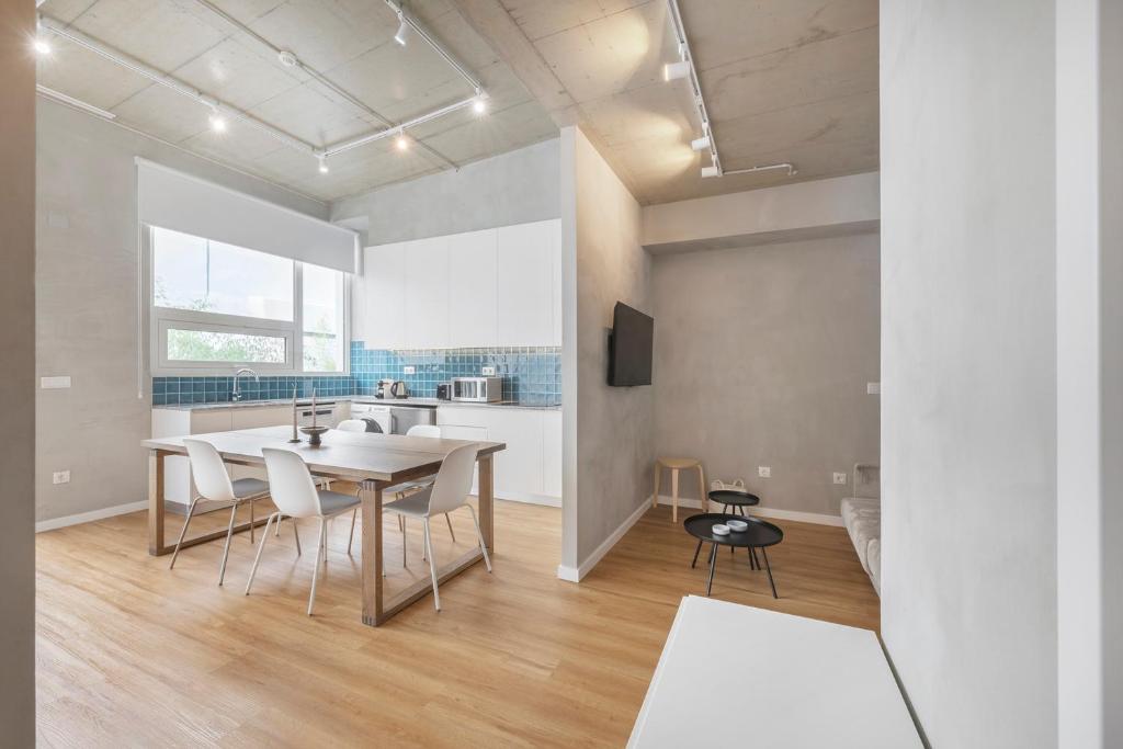 Lisbon Oriente Apartments by Olala Homes 8