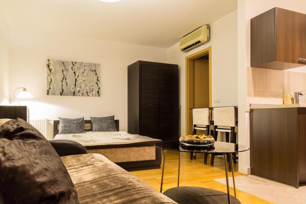 Gozsdu Court Budapest 4