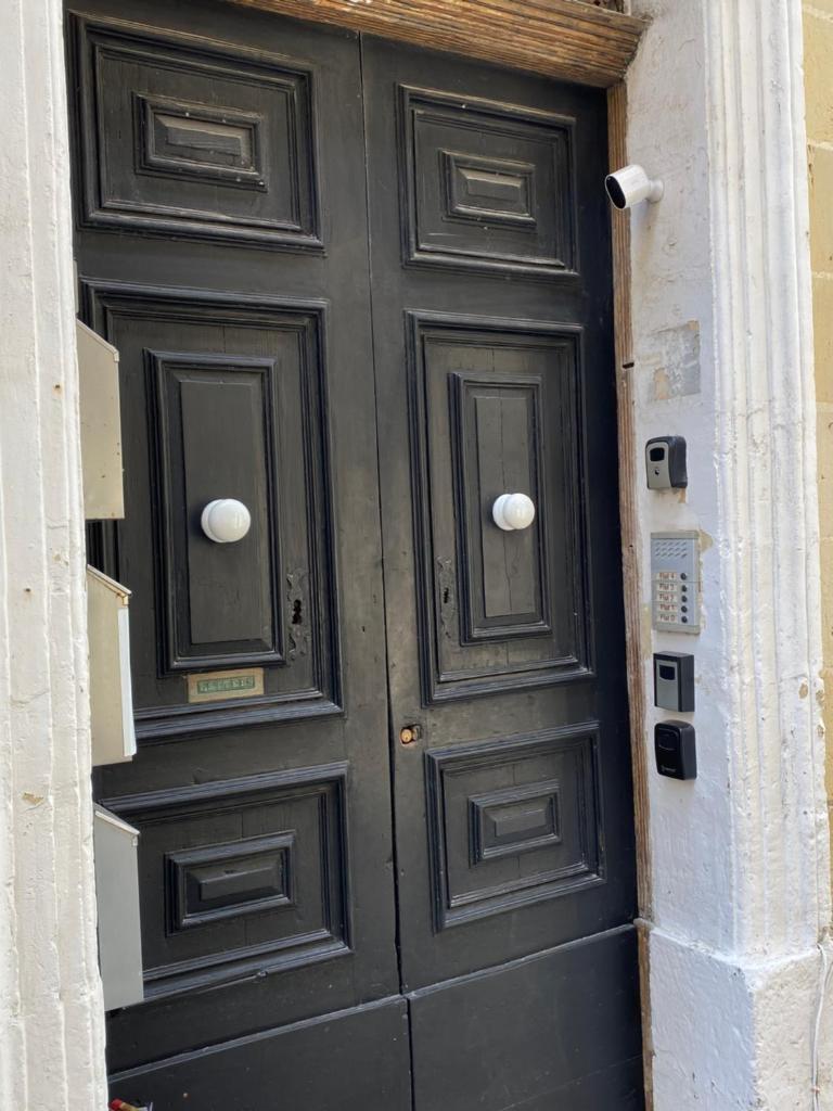 Palatial Flat inside Bright Duplex Penthouse 3