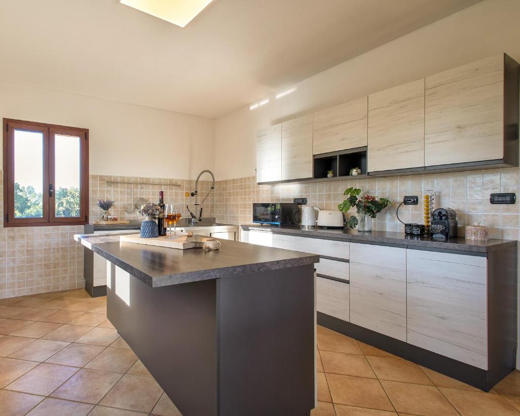 Photo de la galerie de l'établissement SARDINIA RE - Villa Gialla, à Olmedo