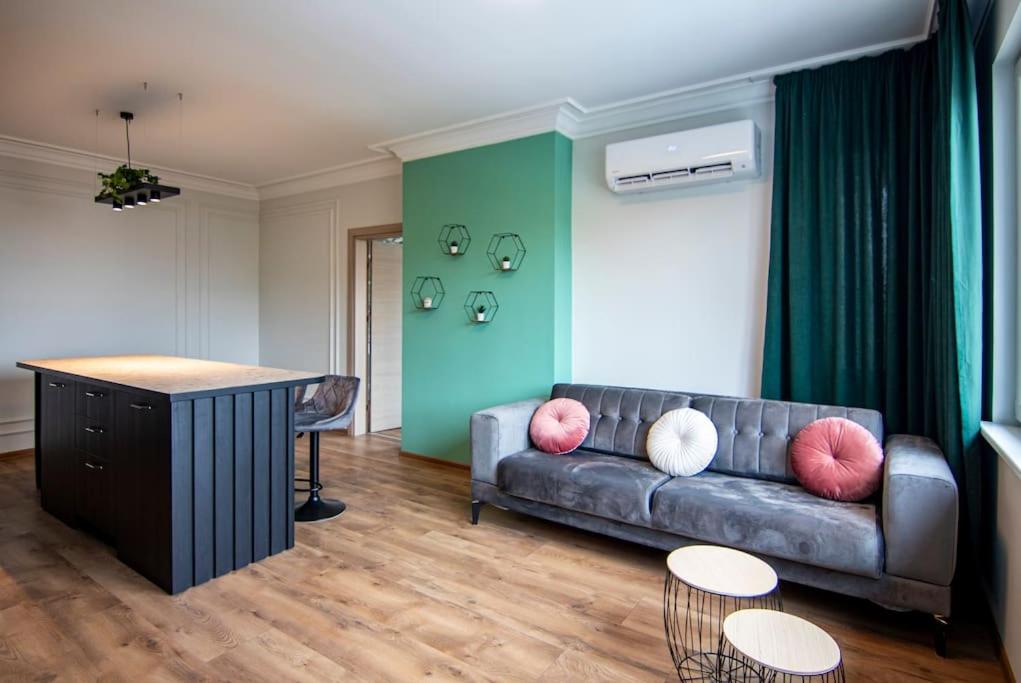 Jungle apartment in the center 2