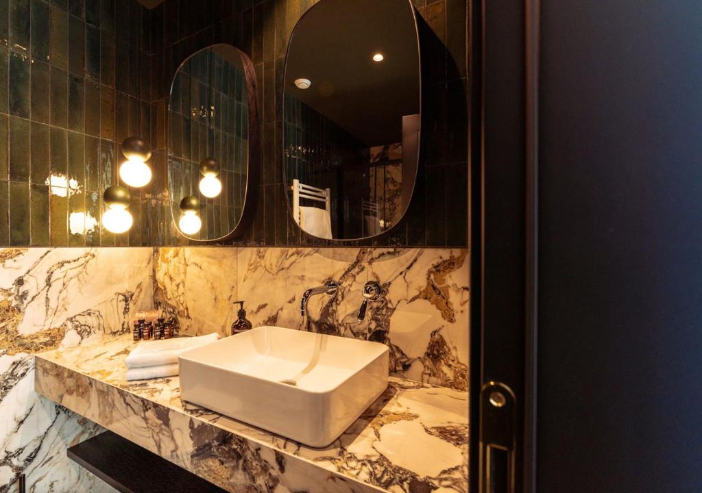 Seeport Suites 3