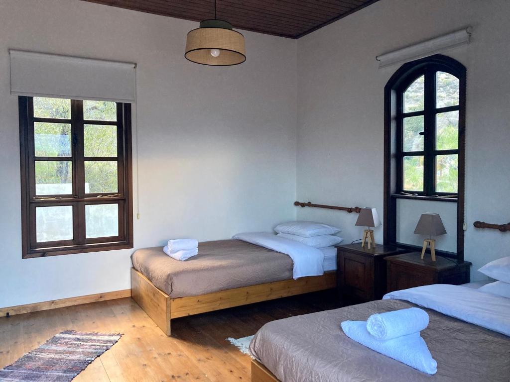Traditional House with Mountain View - Dierona Village 7