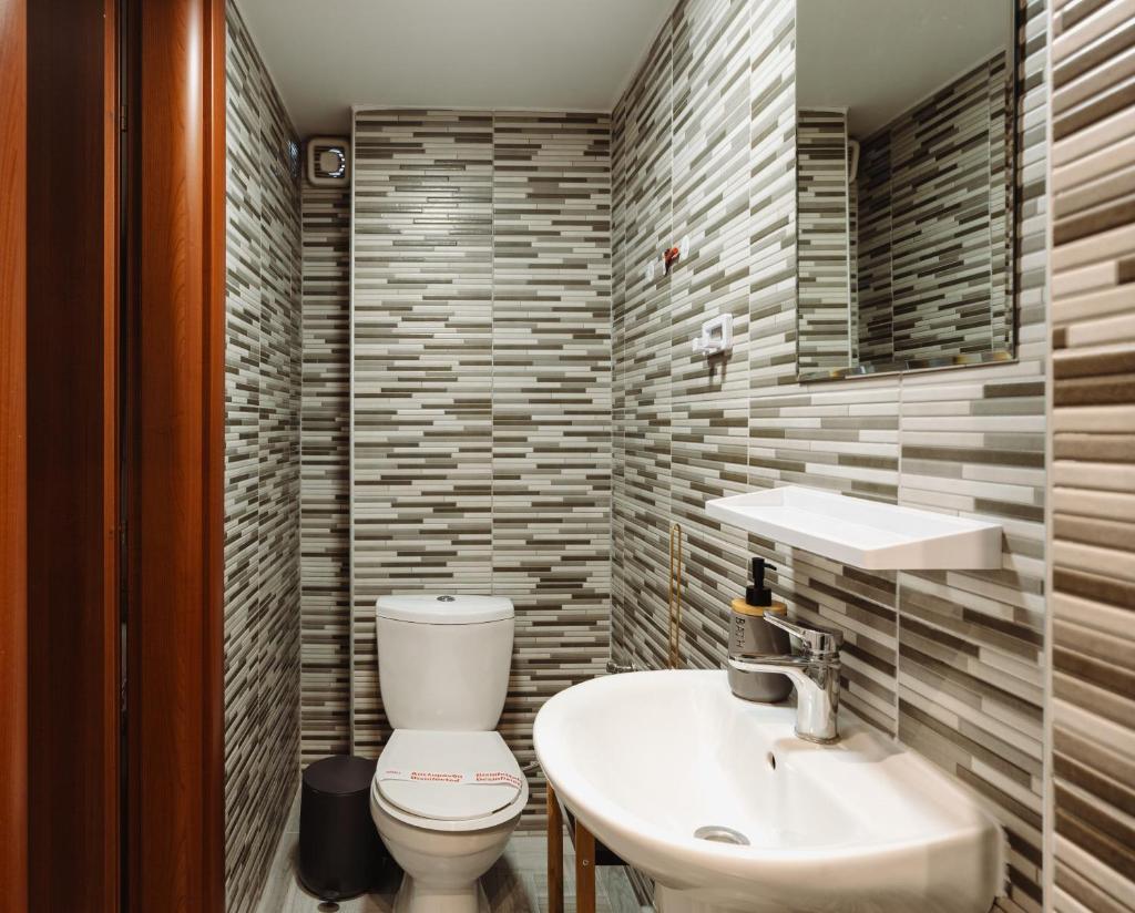 Floret Apartment 6