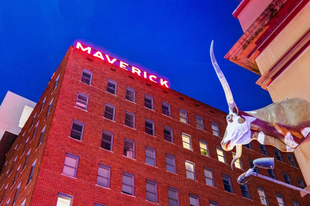 The Maverick, powered by Placemakr - River Walk Image